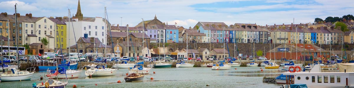 10 Best Hot Tub Lodges Near Caernarfon Neighborhoods