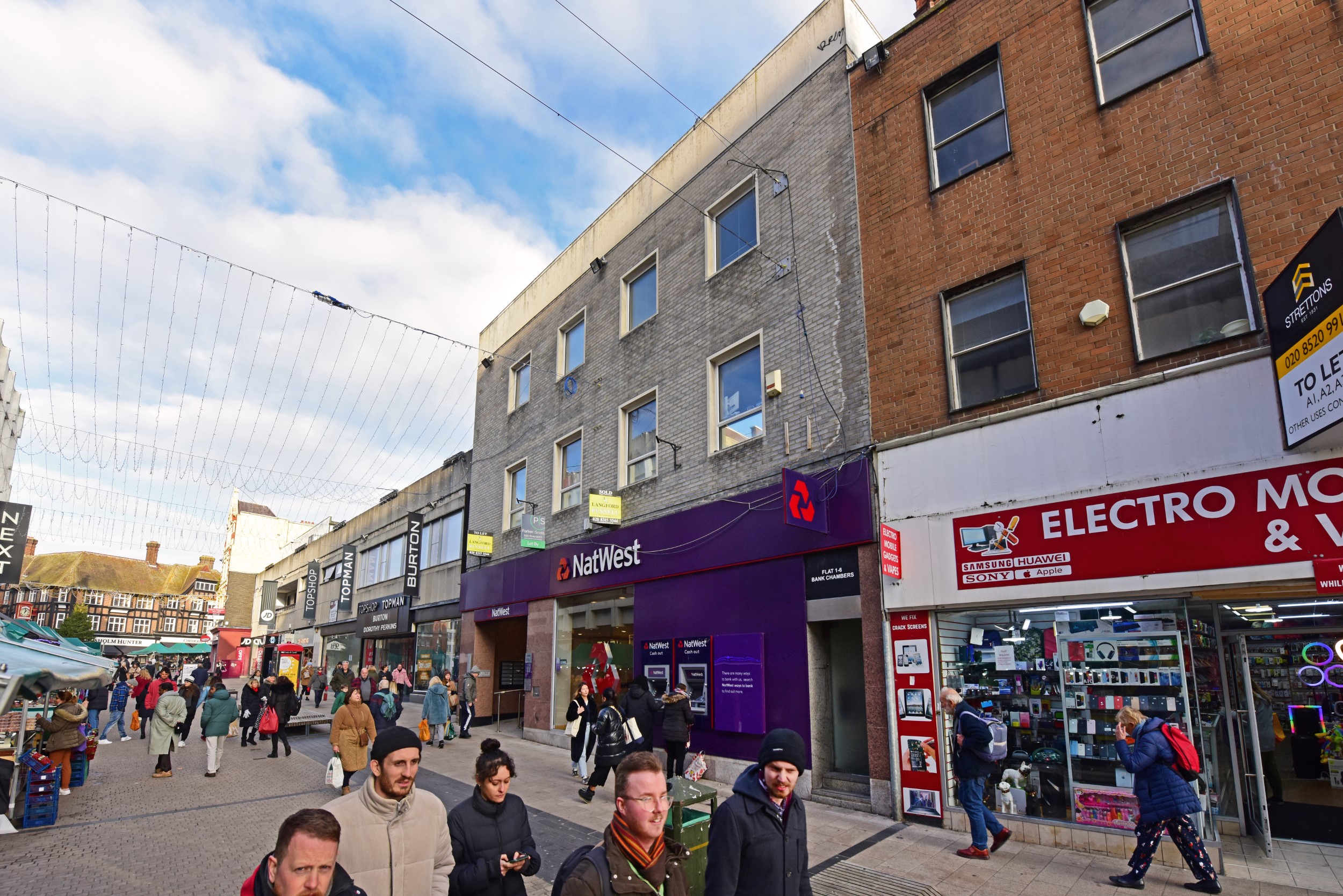 10 Best Head Spas Near Bromley Neighborhoods