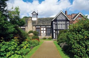 10 Best Pubs with Play Areas Near West Lancashire Neighborhoods