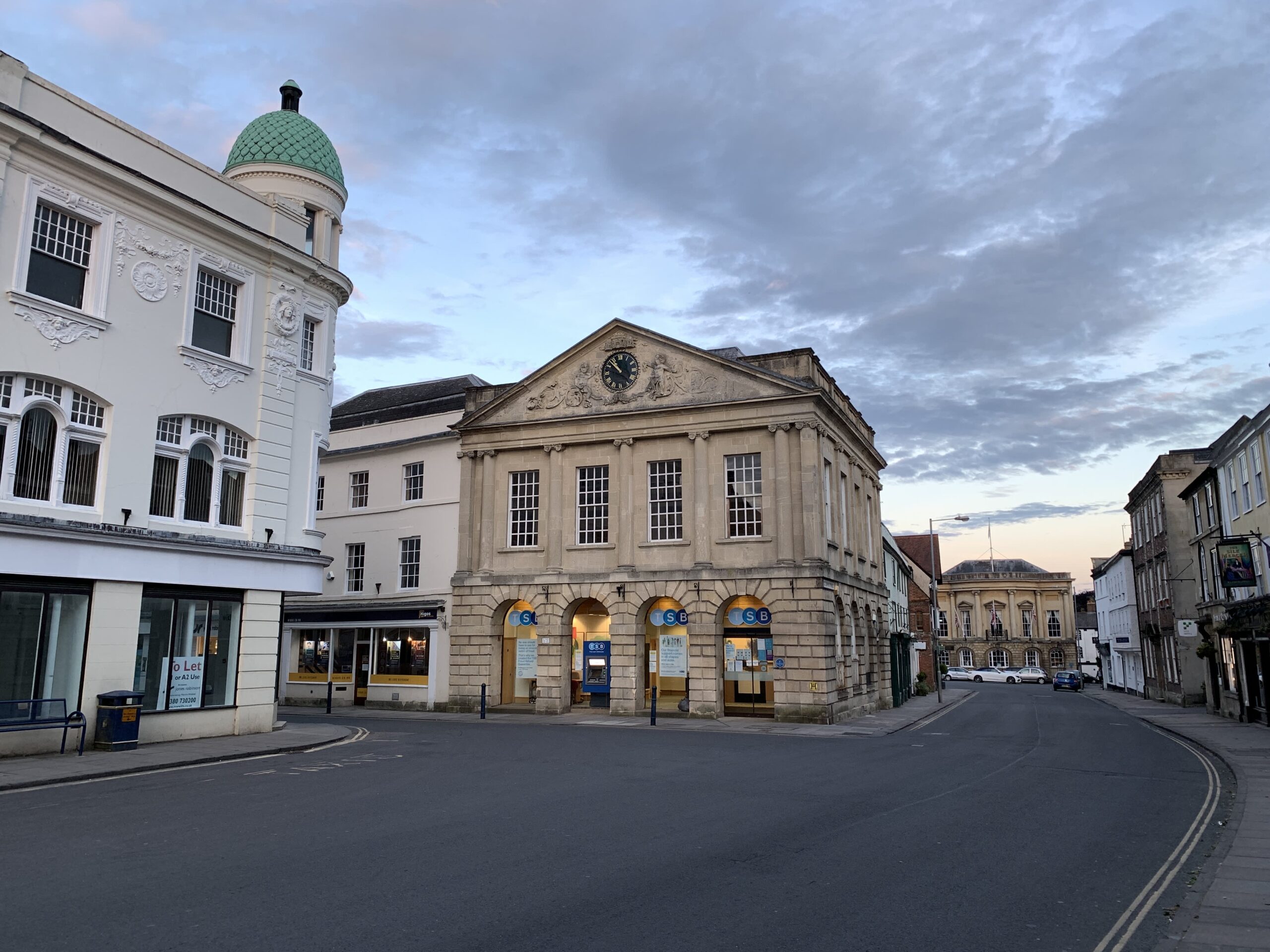 10 Best Head Spas Near Devizes Neighborhoods