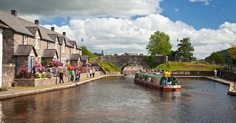 10 Best Japanese Head Spas Near Brecon Neighborhoods