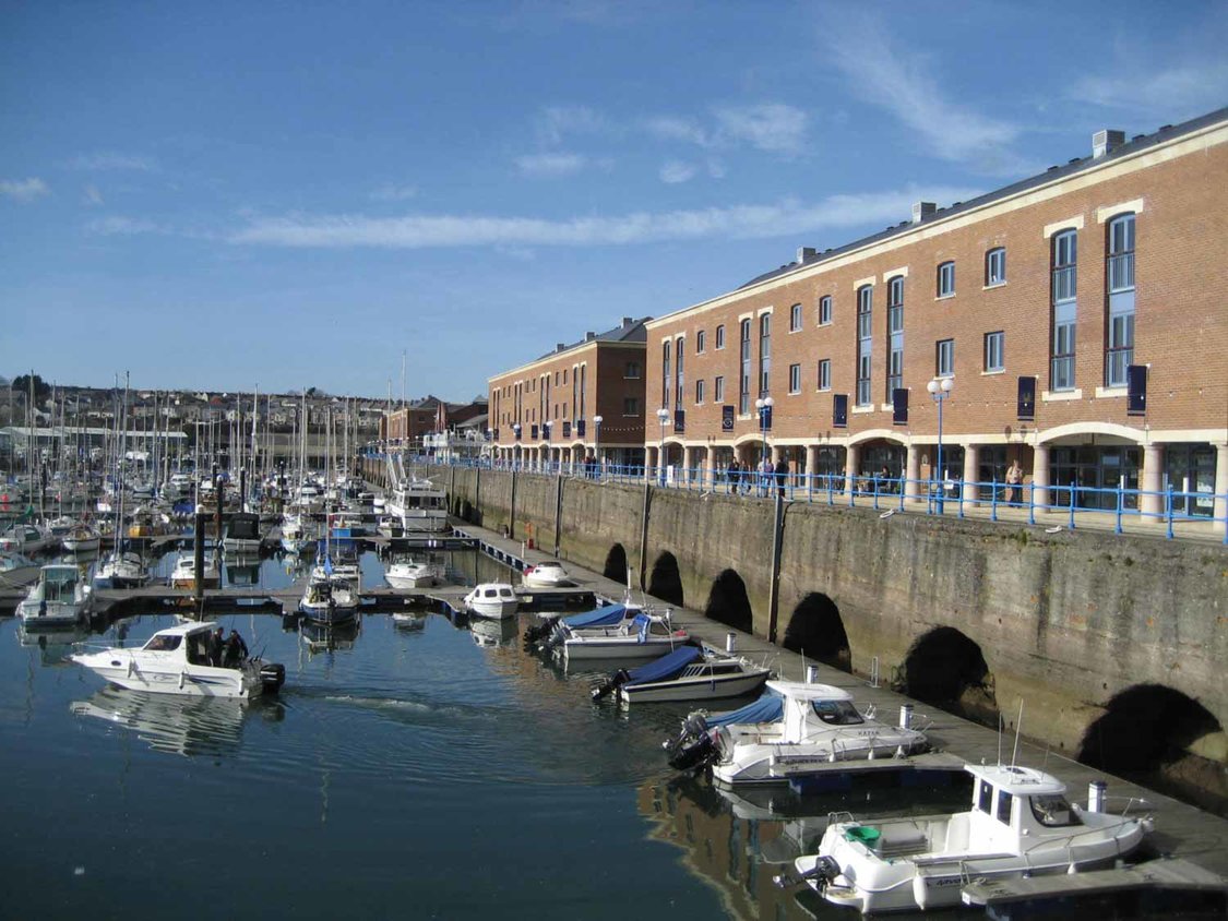 10 Best Teeth Whitening Near Milford Haven Neighborhoods